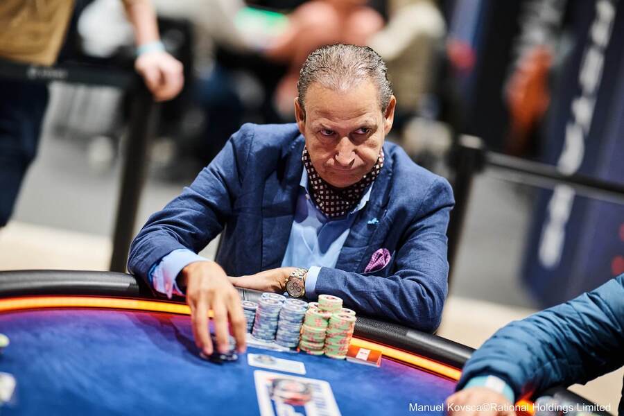 Zkušený Eric Afriat zdržoval za použití time banků v EPT Paris Main Eventu