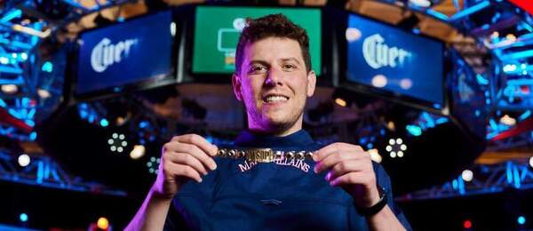 Ari Engel během WSOP 2021 na PokerGO.com