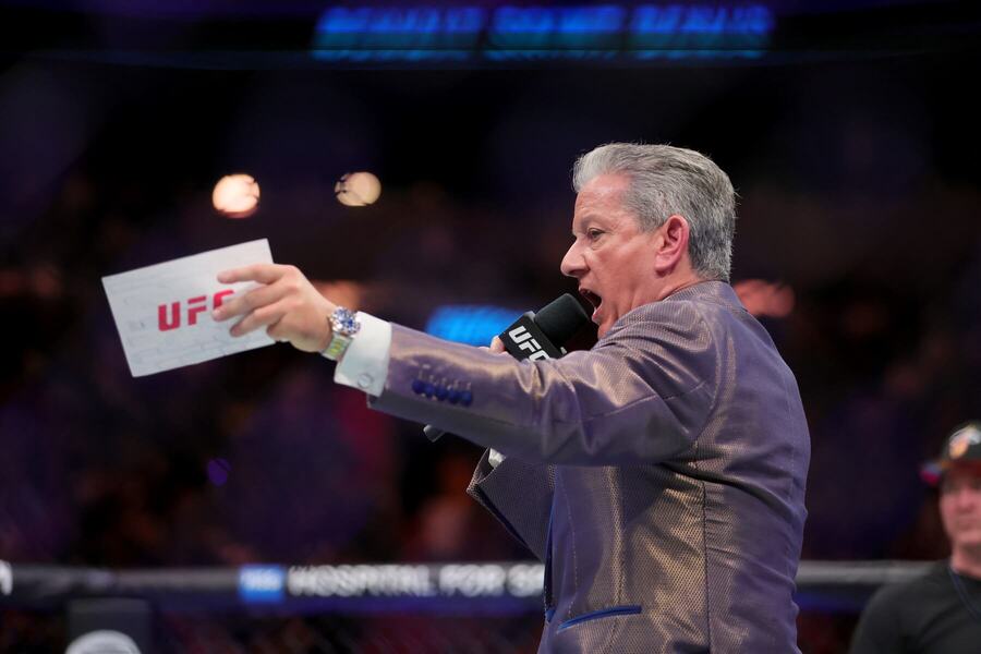 UFC hlasatel Bruce Buffer vyšel z pokerové bitvy v Hustler Casinu jako vítěz