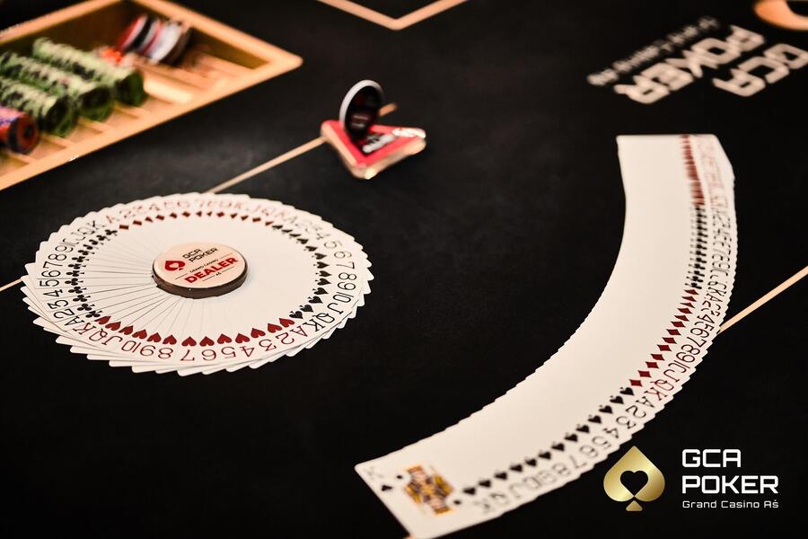 Zahrajte si poker v Grand Casinu Aš