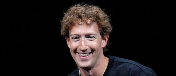 Mark Zuckerberg hraje poker
