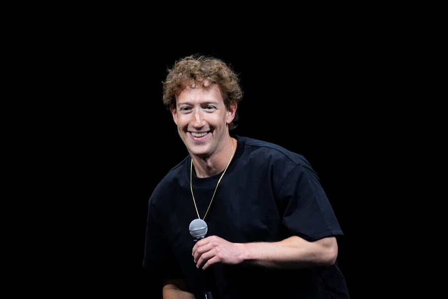 Mark Zuckerberg hraje poker