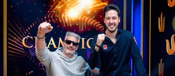 Nacho Barbero (vlevo) slaví Triton titul s Adrianem Mateosem 