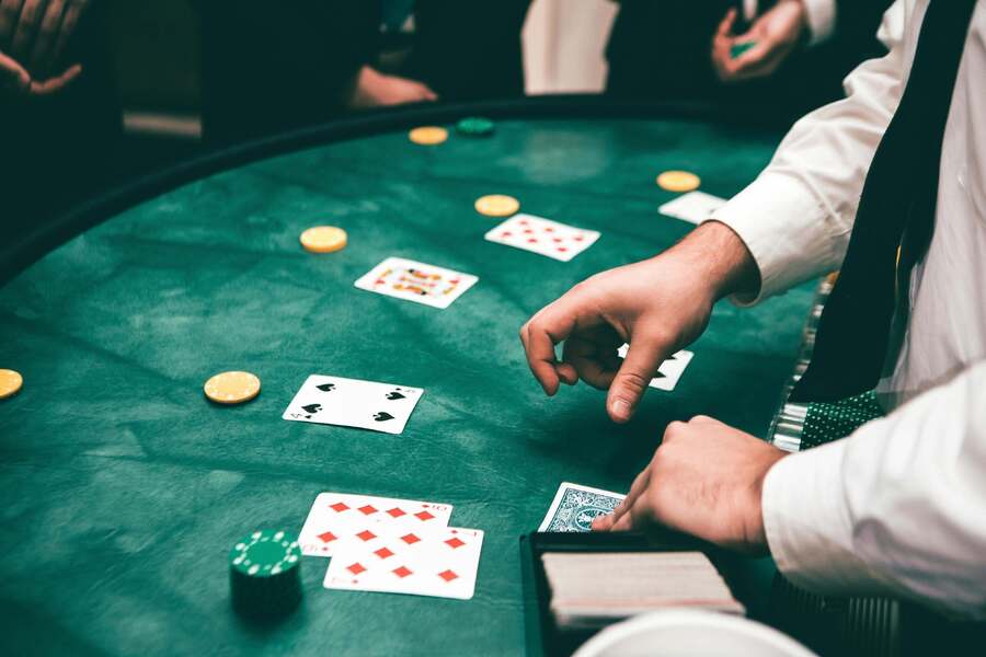 Blackjack je oblíbená karetní hra ve všech kasinech