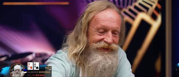 Vladimir Korzinin opět bavil TV diváky během Day 2 Triton Invitational turnaje