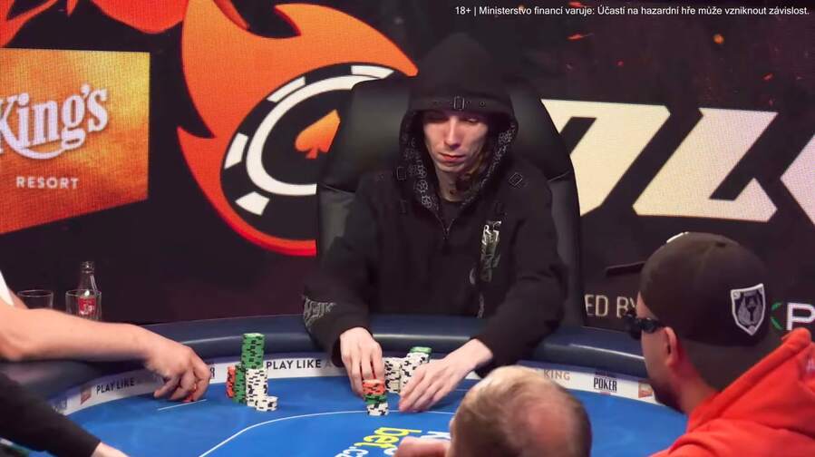 Český Smrťák během OLA Poker Tour Main Event - Day 2