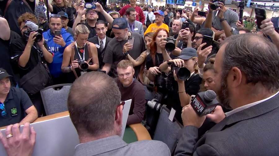 WSOP Main Event bublina praskla ve Dni 4