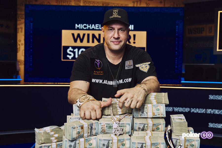 Michael Mizrachi během WSOP 2025 Main Eventu na PokerGO.com