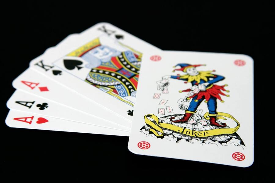 Žolík neboli joker je ústředním prvkem hry Balatro