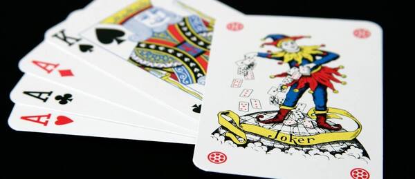 Žolík neboli joker je ústředním prvkem hry Balatro