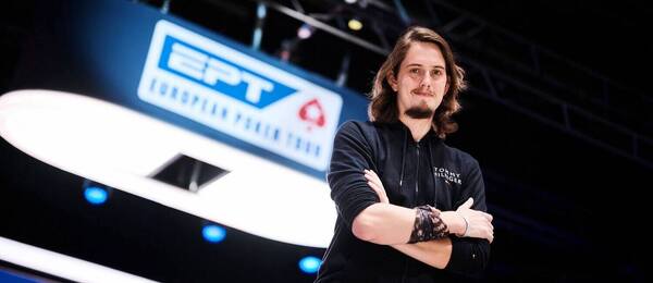 Adam Wágner postupuje do Day 2 EPT Barcelona Main Eventu