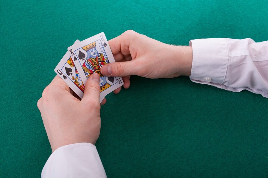 Jak hrát combo draw v pokeru