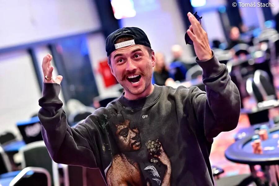 Michael Sklenička je v TOP 5 rozvadovského WSOPE Main Eventu