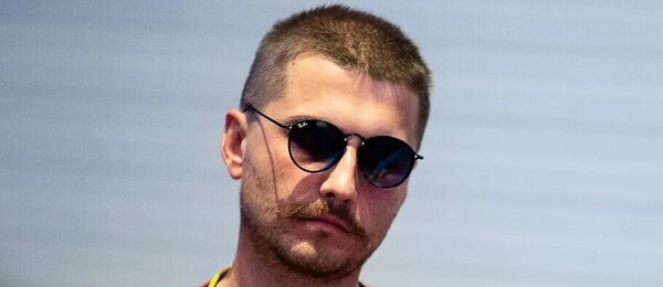 Michael Sklenička je lídrem WSOPE 2025 Main Eventu v King’s Rozvadov
