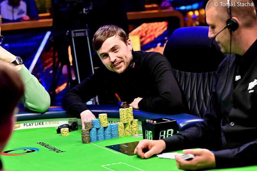 Martin Kabrhel byl v Main Eventu WSOPE 2025 vyřazen na 14. příčce