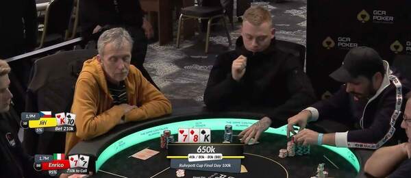 Jiří Klindera (vlevo) na semifinálovém stole Ruhrpott Cupu v GCA