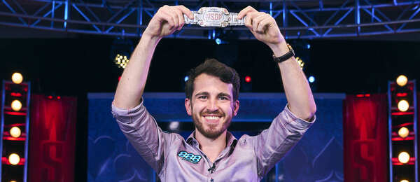 Koray Aldemir v Main Eventu WSOP 2021 od PokerGO.com