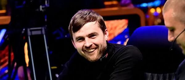 Martin Kabrhel se u pokerových stolů baví po svém