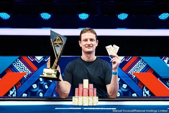 EPT Prague 2025 Main Event vyhrál Matan Krakow z Izraele