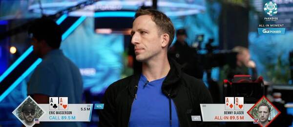 Bublinu finálového stolu WSOP Paradise Main Eventu vyřešil cooler AA do AQ