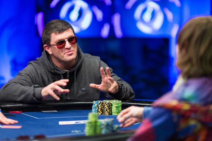 V kauze Leona Tsoukernika byli obviněni dva lidé