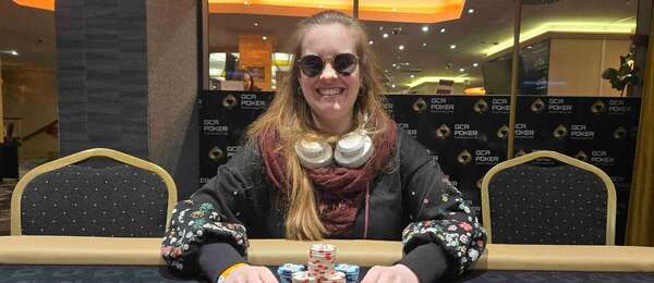 Classic Deepstack v Grand Casinu Aš vyhrála Ms. Devil