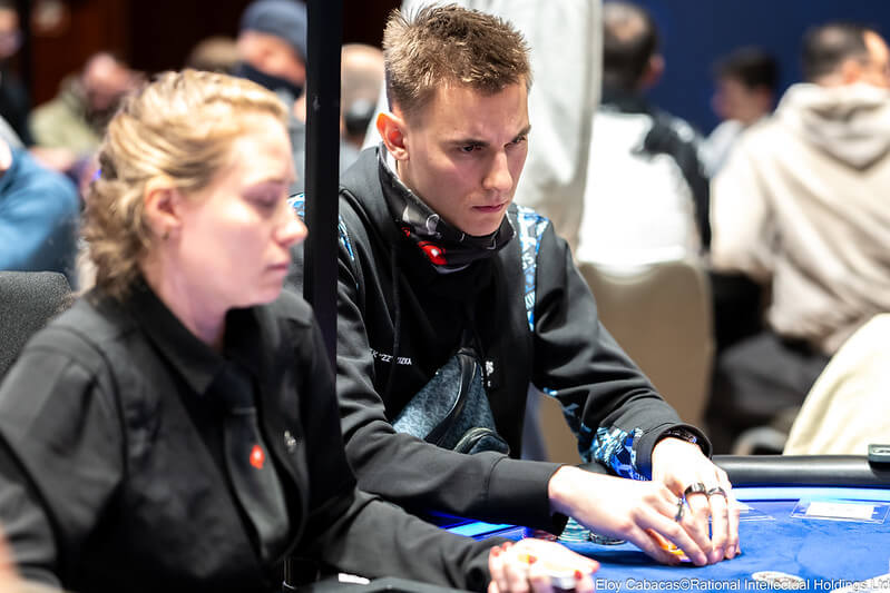 Zdeněk Žižka se drží v&nbsp;popředí EPT Paris 2026 Main Eventu