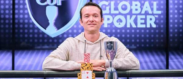 Kent Stephens v PokerGO Cup Showcase od PokerGO.com