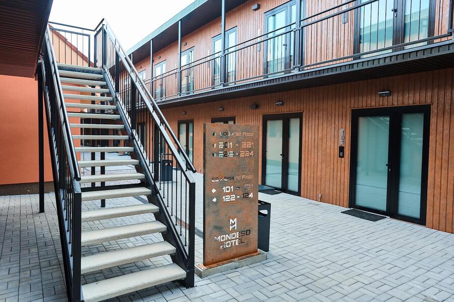 Vedle Grand Casina Aš vyrostl hotel Mondeso