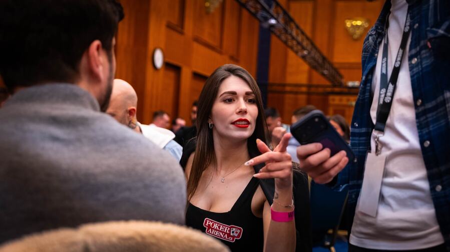 Srdcová královna PokerAreny Jessica Kazimírová na WSOPE 2026