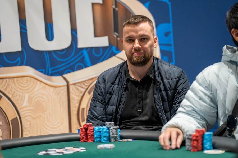 Lukáš Timko ve finále WSOPE 2026 Monster Stacku