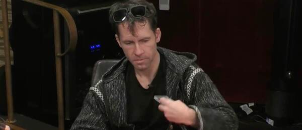 Jungleman zahazuje frustrovaně své karty