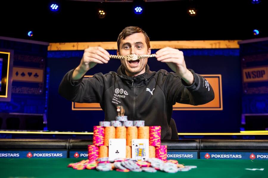 Martin Kabrhel má náramek z&nbsp;WSOP 2025 v&nbsp;Las Vegas