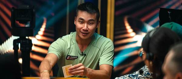 Chipleader dne 1 turnaje $200K Triton Invitational Ethan Yau