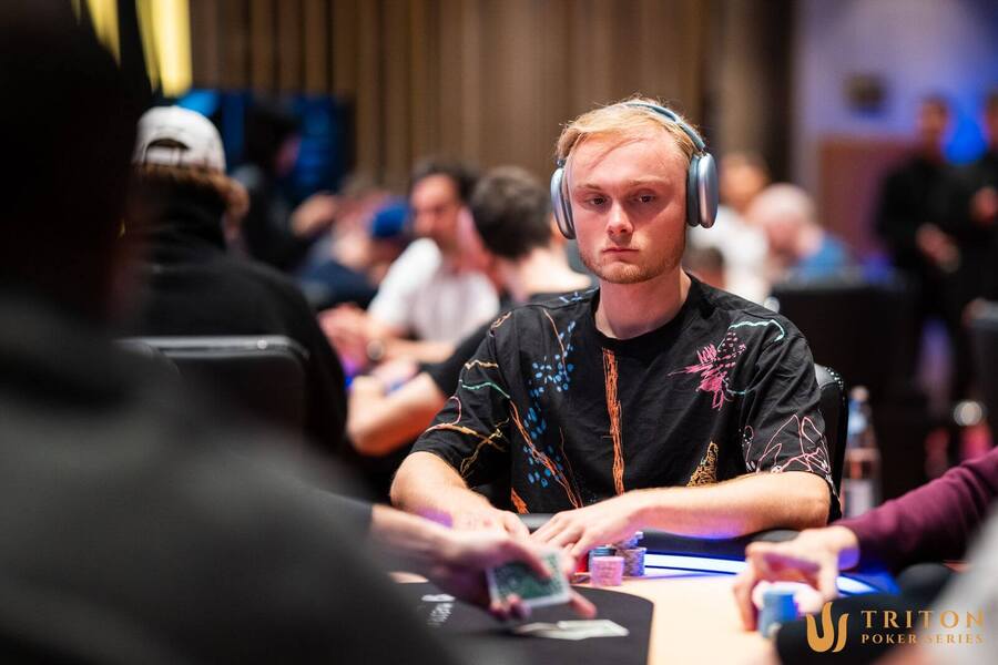 Leon Sturm je chipleaderem Day 1 Triton Main Eventu