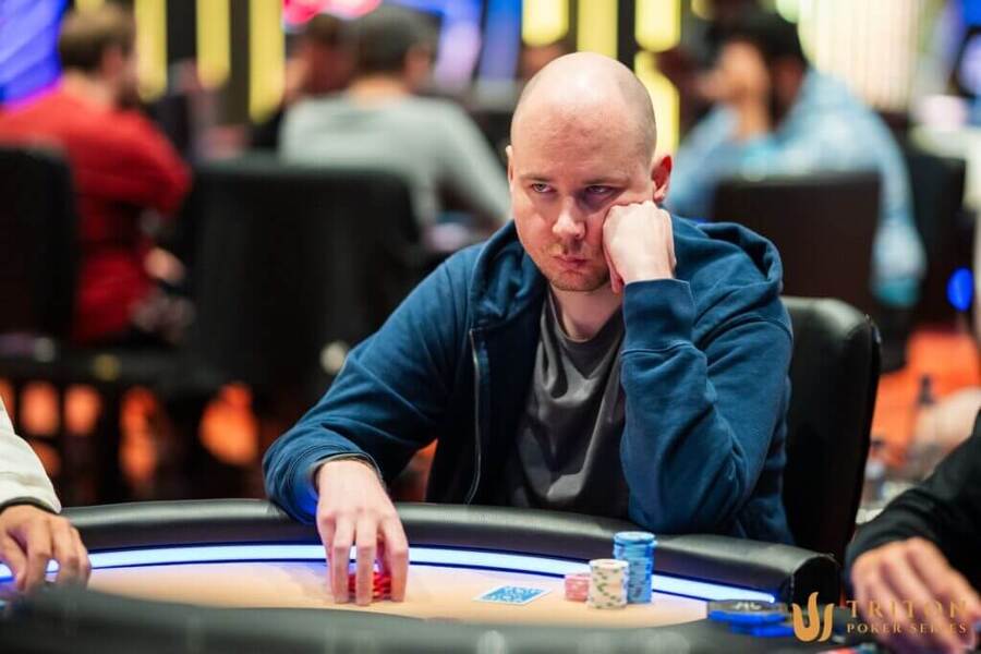 Tobias Schwecht je masivním chipleaderem v&nbsp;$30K Mixu