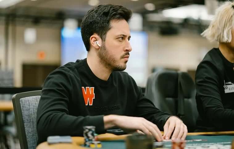 Adrian Mateos zabalil druhý největší stack