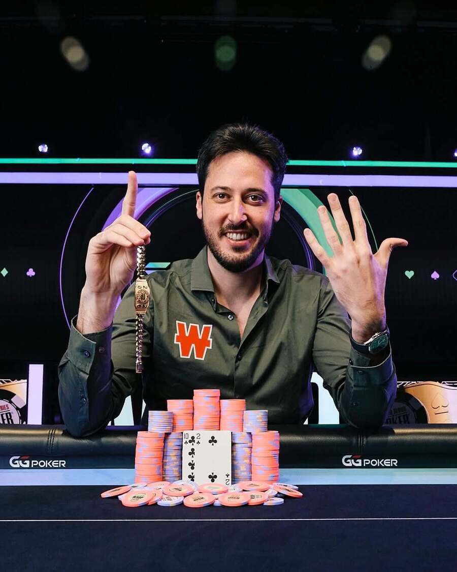 Adrian Mateos nenašel přemožitele v&nbsp;$250K Super High Rolleru
