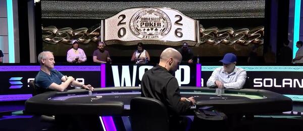 Dealer na WSOP rozdal karty obráceně