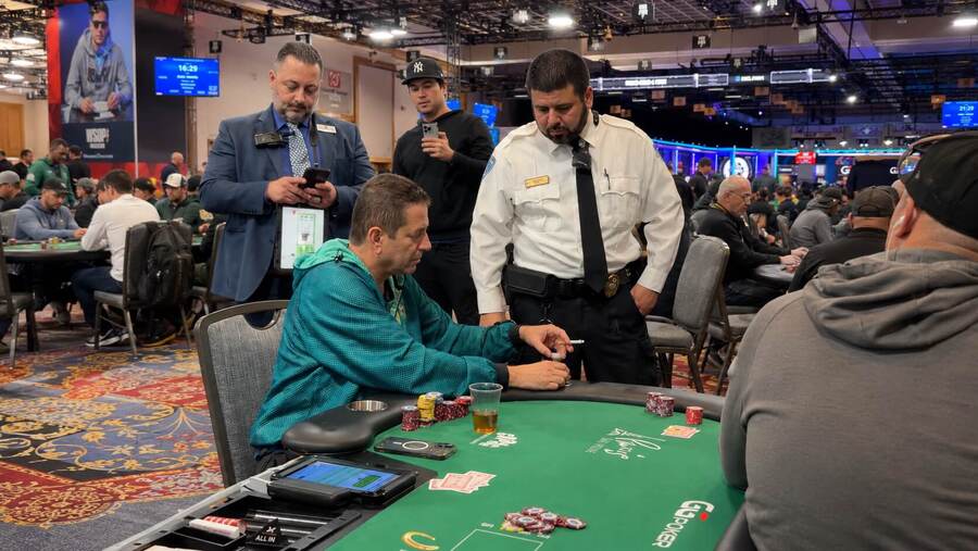 Brazilec kouřil na WSOP u&nbsp;stolu