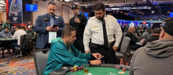Brazilec kouřil na WSOP u stolu