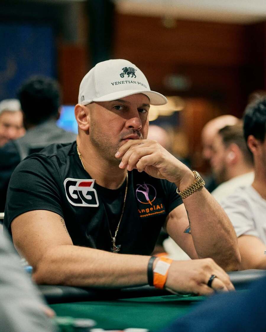 Michael Mizrachi titul neobhájí