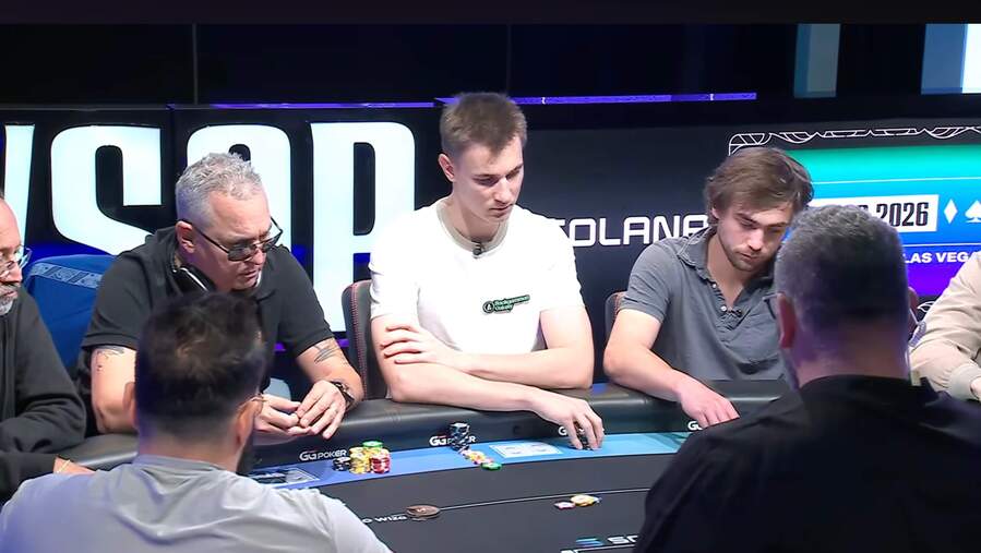 Žižka na TV stole WSOP 2026 Main Eventu