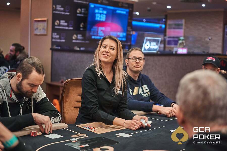 V GCA Aš se hrál klasický Deepstack se 3 Čechy ITM