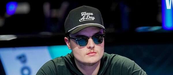 Chipleader finálového stolu Main Eventu WSOP 2026 Lucas Jumalon
