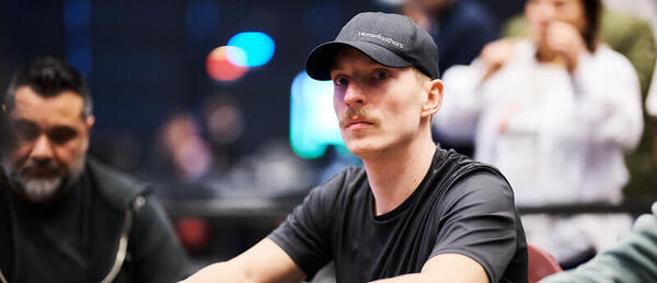 Jakub Štěrba skvěle odstartoval v PS Open Main Eventu