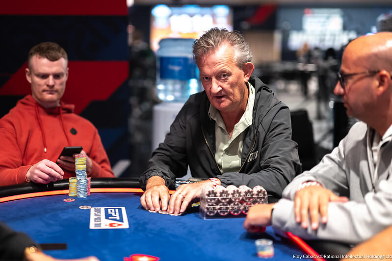 Michael Dwyer zabalil největší stack v&nbsp;1A EPT Main Eventu