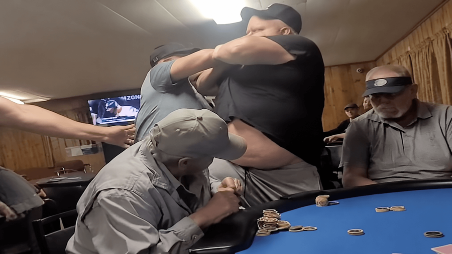 Rvačka u&nbsp;pokerového stolu