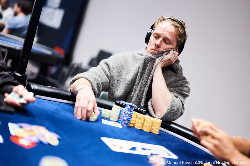 Samuli Sipila si veze domů trofej z&nbsp;€25.000 PLO High Roller