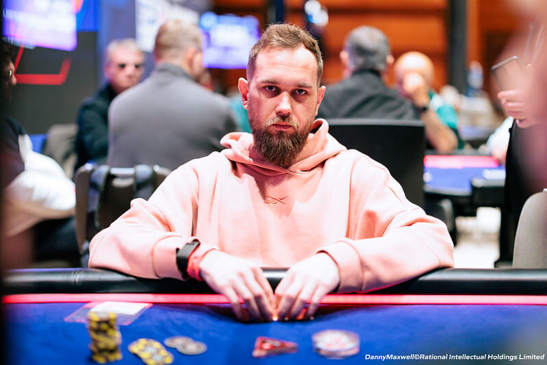 Grzegorz Kozieja je chipleaderem EPT Main Eventu po dni 2